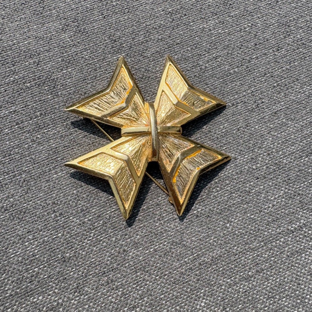 Vtg KJL‎ Kenneth Jay Lane Maltese Cross Brooch Pin 2.5" Gold Tone Textured READ